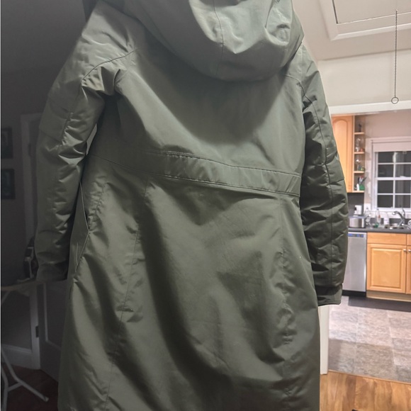 Lululemon Snow Warrior 3-in-1 Parka in Dark Olive, Size 6 - Picture 4 of 7
